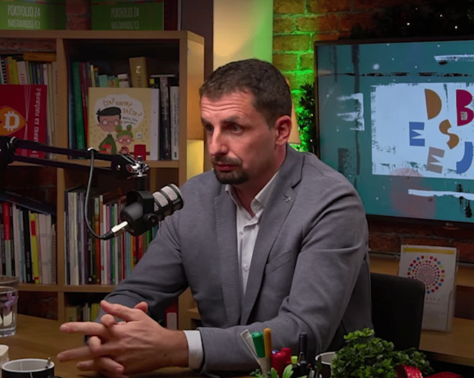 Mi smo učenicima fosilni ostaci iz prošlosti“