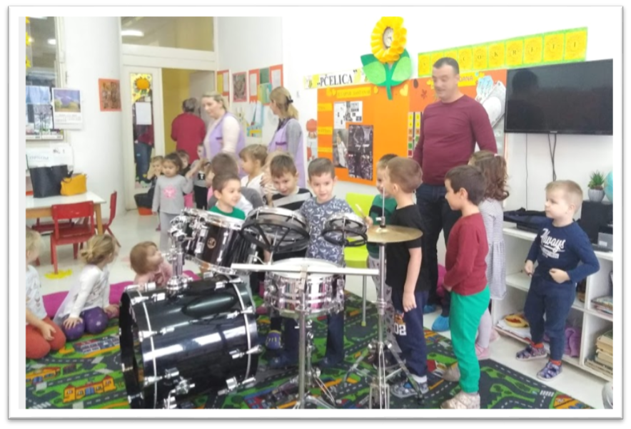 Tema : Muzički instrumenti; Podtema : Udaraljke;  Dnevna tema : Bubnjevi.